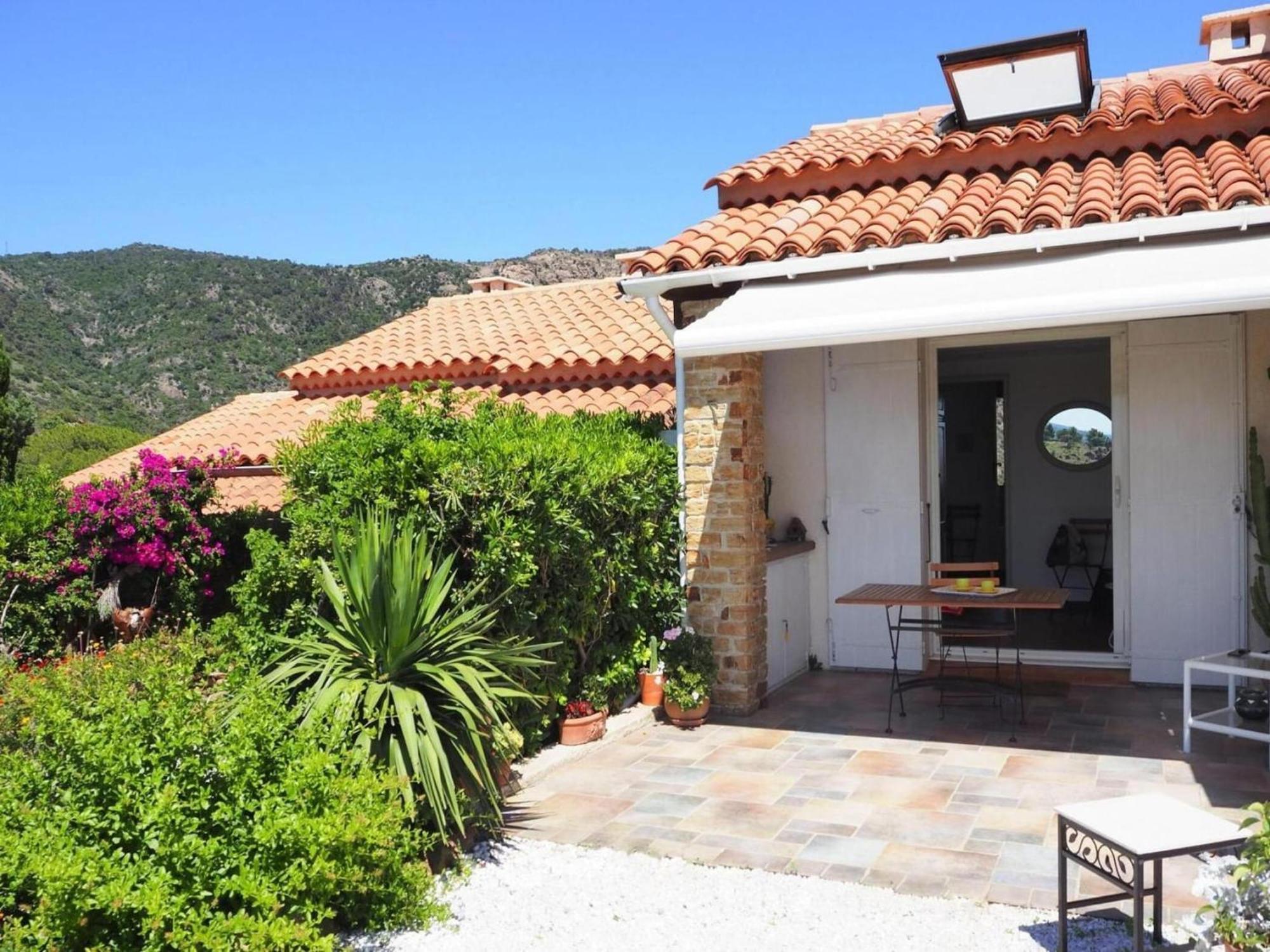 Pretty Tiny House With Sea View, Le Lavandou Exterior photo